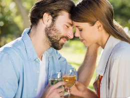 已婚男人保护情人的10个行为