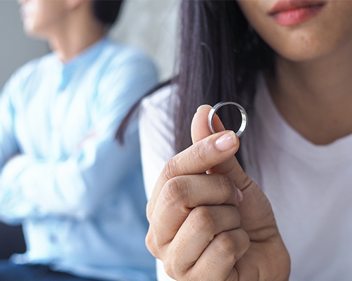 异地恋老婆出轨的7个表现及特征